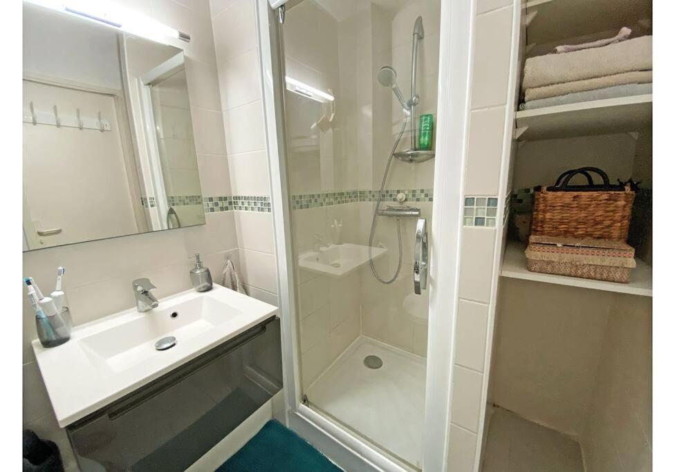 Apartament Joli Studio A 6 Min A Pied De La Plage Sanary-sur-Mer Zewnętrze zdjęcie